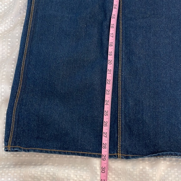 Gloria Vanderbilt midcalf dark blue jean skirt with a back slit - Picture 10 of 14